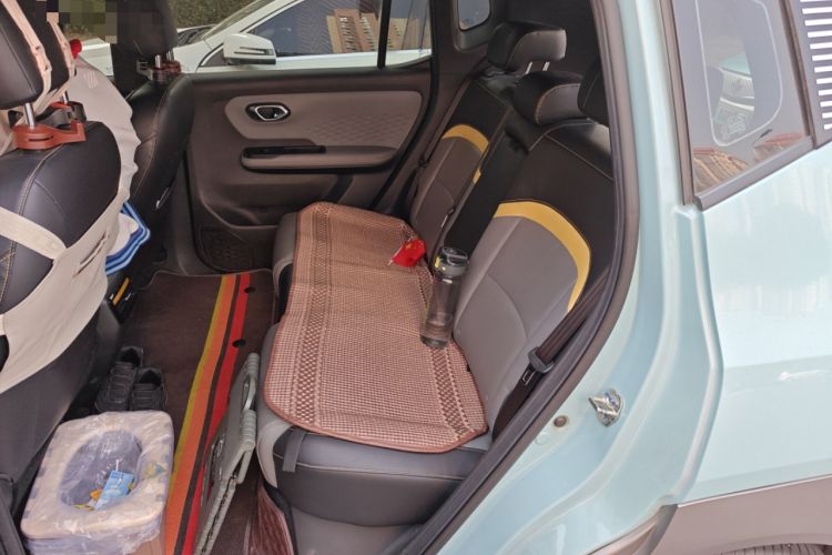 Used AION Y 2022 70 Tech Edition Lithium Iron Phosphate Interior 4