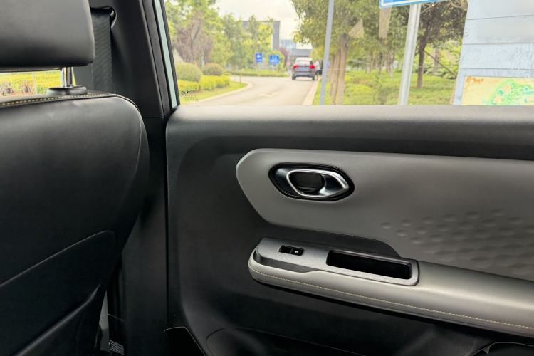 Used AION Y 2022 70 Intelligent Edition Lithium Iron Phosphate Interior 4
