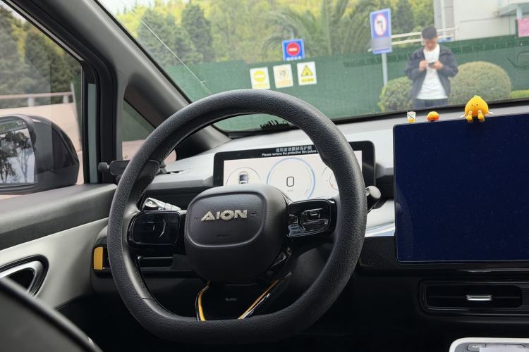 Used AION Y 2022 70 Intelligent Edition Lithium Iron Phosphate Interior 7