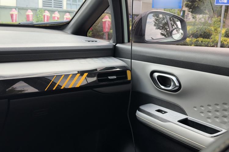 Used AION Y 2022 70 Intelligent Edition Lithium Iron Phosphate Interior 8