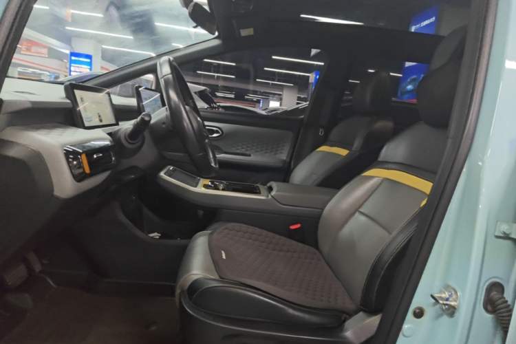 Used AION Y 2022 70 Intelligent Edition Lithium Iron Phosphate Left Front Seat