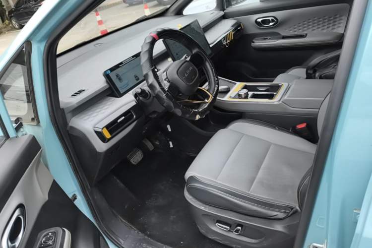 Used AION Y 2022 70 Intelligent Edition Lithium Iron Phosphate Left Front Seat