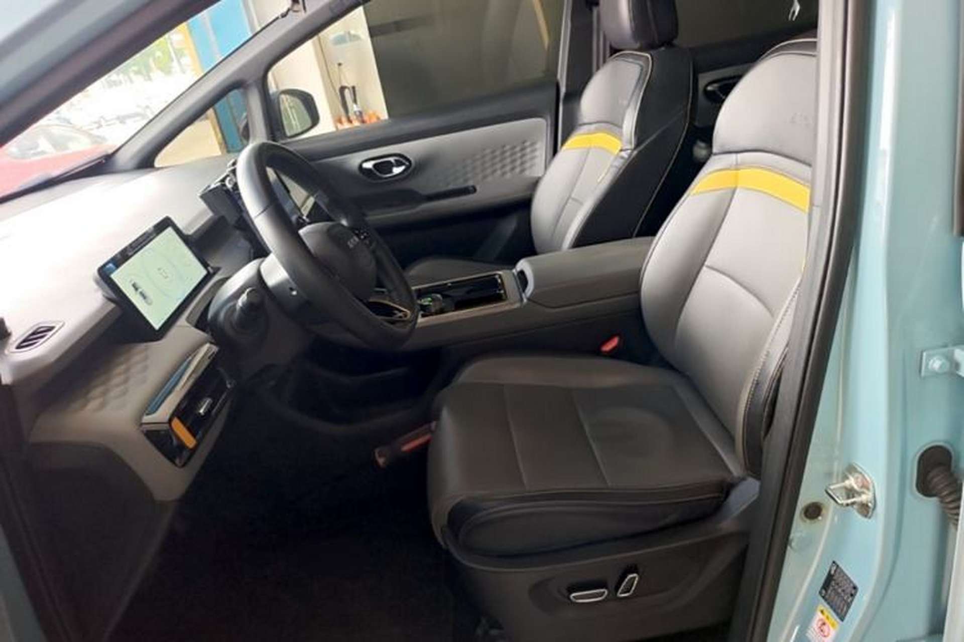 Used AION Y 2022 70 Intelligent Edition Lithium Iron Phosphate Left Front Seat