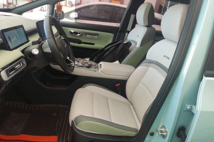 Used AION Y 2022 Plus 70 Tech Edition Left Front Seat