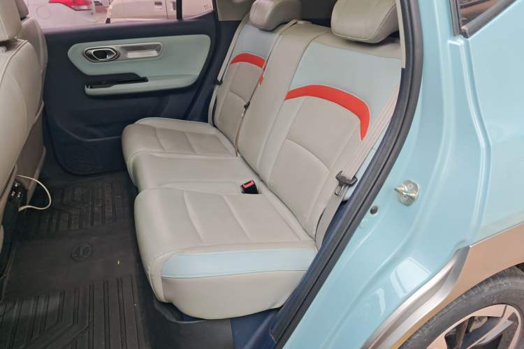 Used AION Y 2022 Plus 70 Smart Edition Left Rear Seat