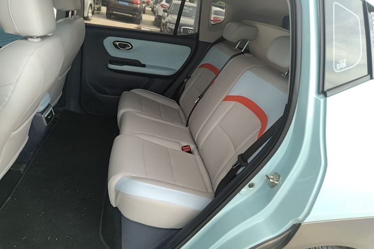 Used AION Y 2022 80 Ultra-Long Range Edition Left Rear Seat