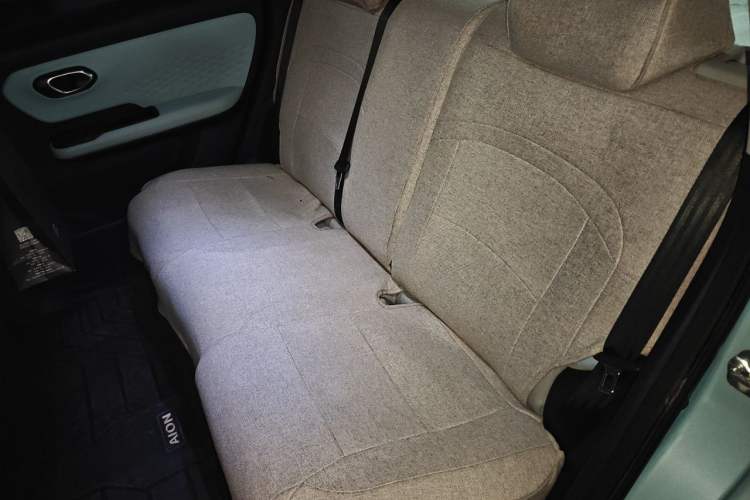Used AION Y 2022 70 Intelligent Edition Lithium Iron Phosphate Left Rear Seat