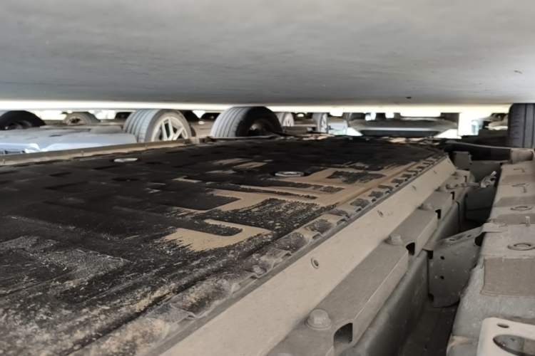 Used AION Y 2022 70 Intelligent Edition Lithium Iron Phosphate Left Side Sill