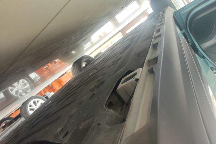 Used AION Y 2022 Plus 70 Tech Edition Left Side Sill