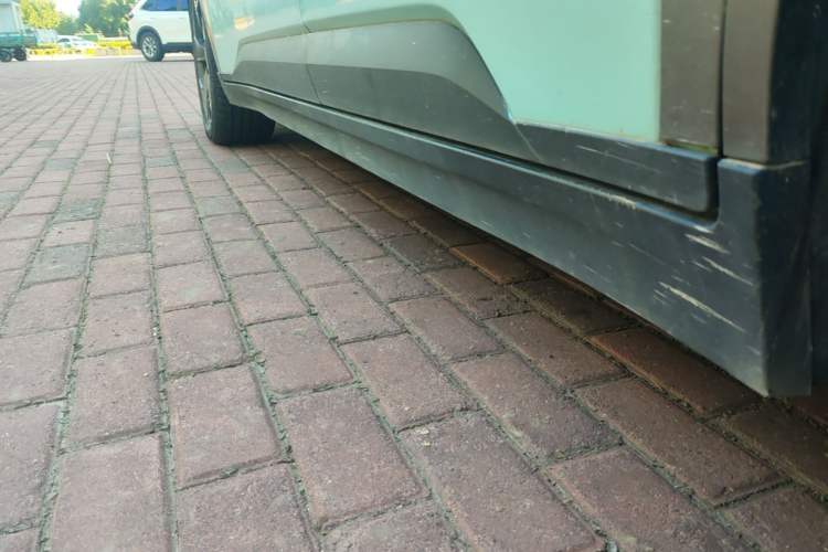 Used AION Y 2022 70 Intelligent Edition Lithium Iron Phosphate Left Side Sill