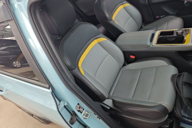 Used AION Y 2022 70 Intelligent Edition Lithium Iron Phosphate Right Front Seat