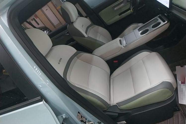 Used AION Y 2022 Plus 70 Tech Edition Right Front Seat
