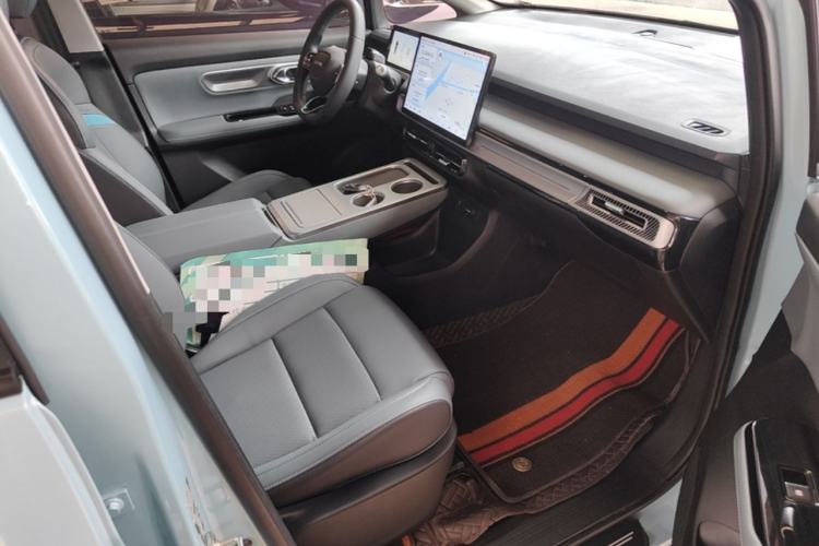 Used AION Y 2022 Plus 70 Tech Edition Right Front Seat
