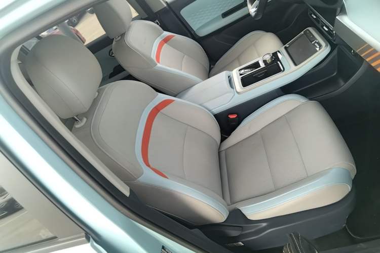 Used AION Y 2022 80 Ultra-Long Range Edition Right Front Seat