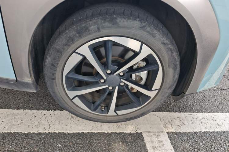 Used AION Y 2022 Plus 70 Smart Edition Right Front Wheel Hub