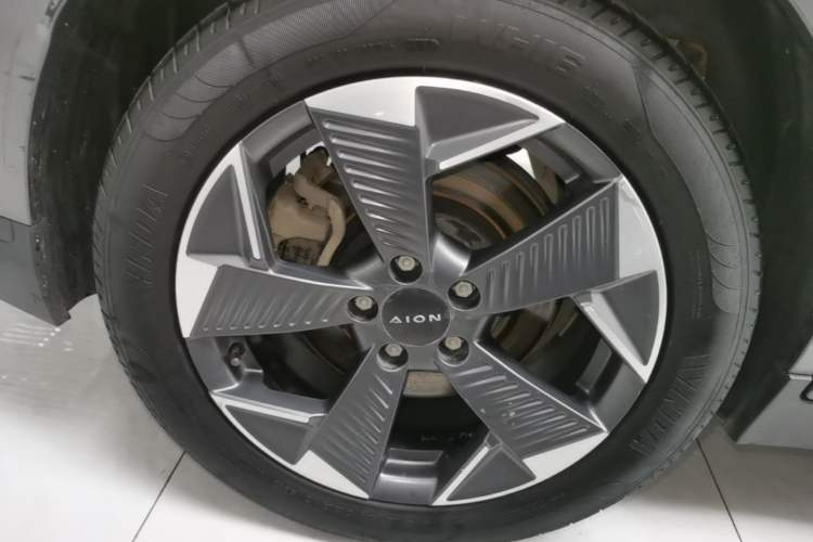 Used AION Y 2022 70 Enjoyment Edition Lithium Iron Phosphate Right Rear Wheel Hub