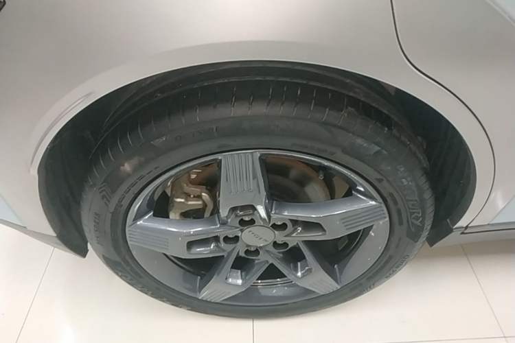 Used AION Y 2022 Plus 70 Tech Edition Right Rear Wheel Hub