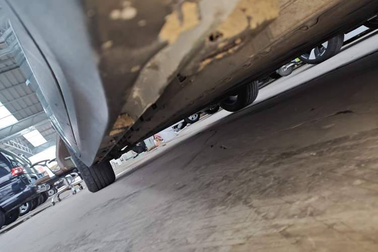 Used AION Y 2022 70 Intelligent Edition Lithium Iron Phosphate Right Side Sill