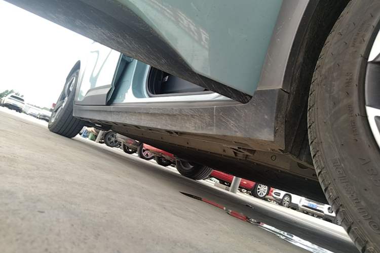 Used AION Y 2022 80 Ultra-Long Range Edition Right Side Sill