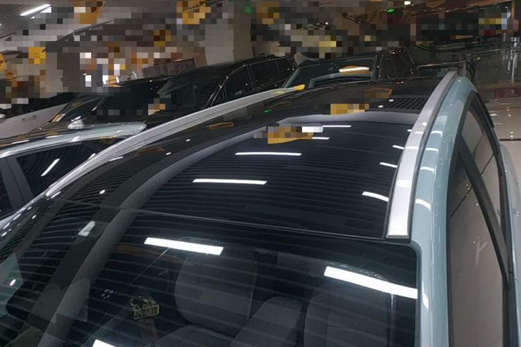 Used AION Y 2022 Plus 70 Tech Edition Roof
