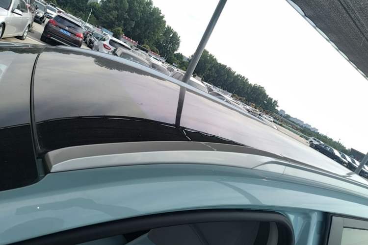 Used AION Y 2022 80 Ultra-Long Range Edition Roof