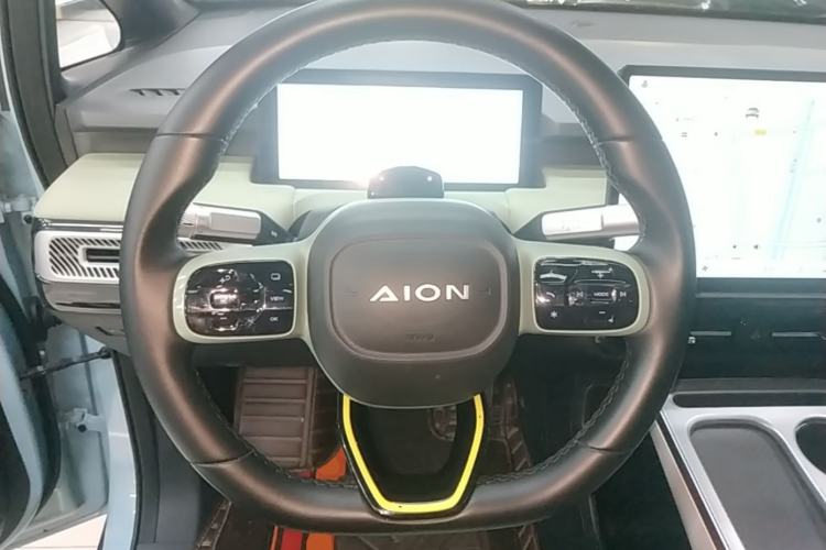 Used AION Y 2022 Plus 70 Tech Edition Steering Wheel