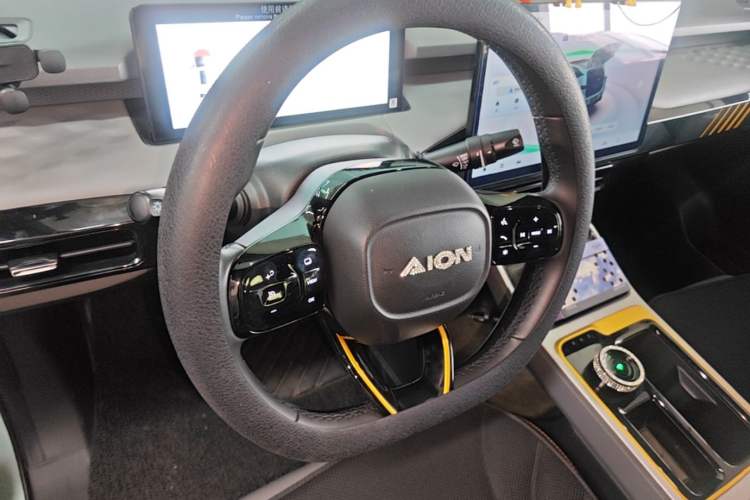Used AION Y 2022 70 Intelligent Edition Lithium Iron Phosphate Steering Wheel