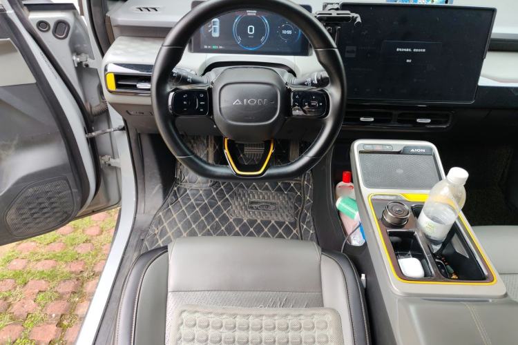 Used AION Y 2022 70 Intelligent Edition Lithium Iron Phosphate Steering Wheel