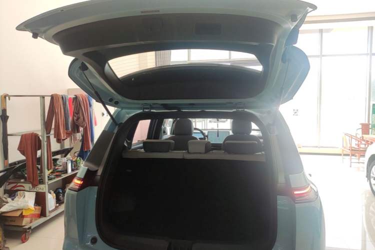 Used AION Y 2022 Plus 70 Tech Edition Trunk