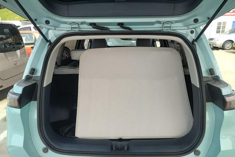 Used AION Y 2022 80 Ultra-Long Range Edition Trunk