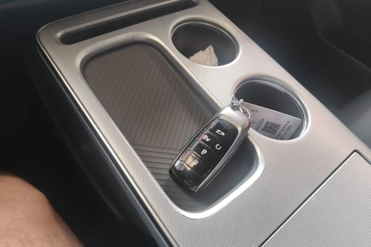Used AION Y 2022 Plus 70 Tech Edition Vehicle Key