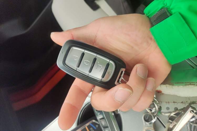 Used AION Y 2022 Plus 70 Tech Edition Vehicle Key