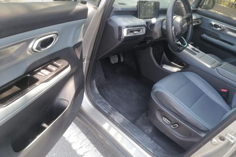 Used AION Y 2022 70 Intelligent Edition Lithium Iron Phosphate Driver Seat