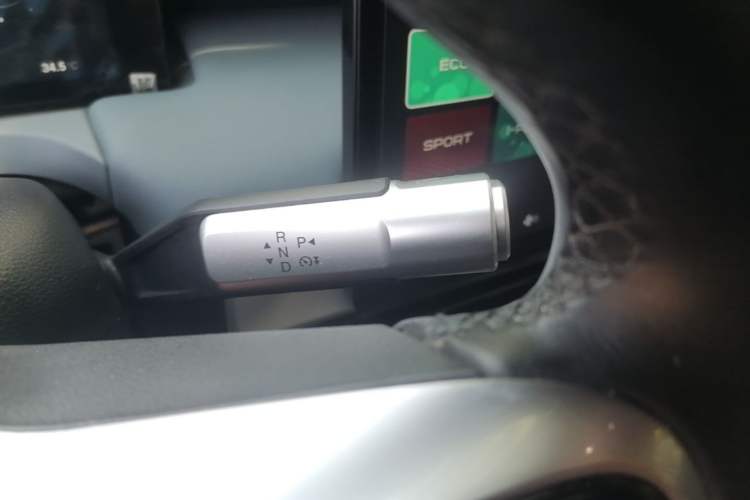 Used AION Y 2022 70 Intelligent Edition Lithium Iron Phosphate Gear Lever