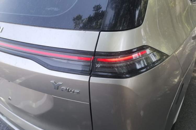 Used AION Y 2022 70 Intelligent Edition Lithium Iron Phosphate Right Rear Taillight