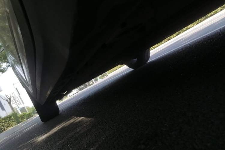 Used AION Y 2022 70 Intelligent Edition Lithium Iron Phosphate Right Side Sill