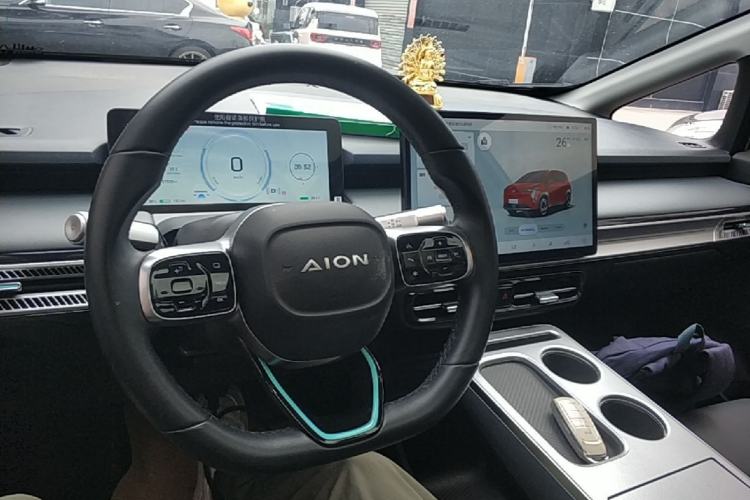 Used AION Y 2022 Plus 70 Smart Edition Center Console