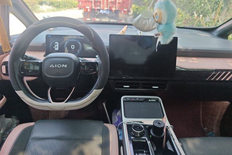 Used AION Y 2022 70 Intelligent Edition Ternary Lithium Center Console