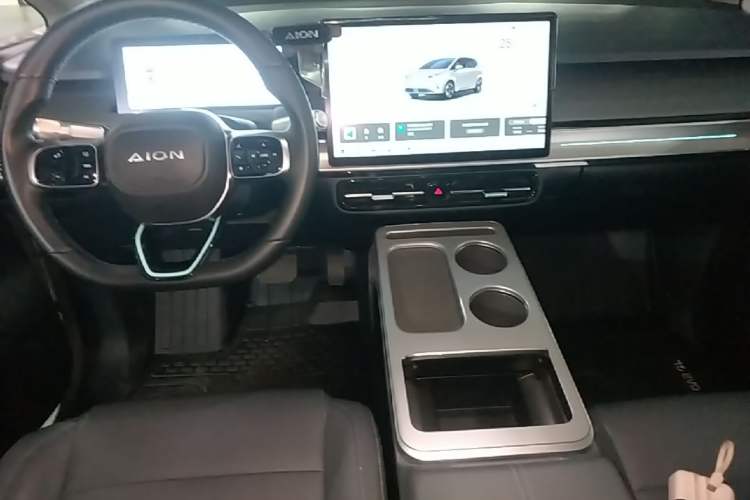 Used AION Y 2022 Plus 70 Smart Edition Audio And AC Panel