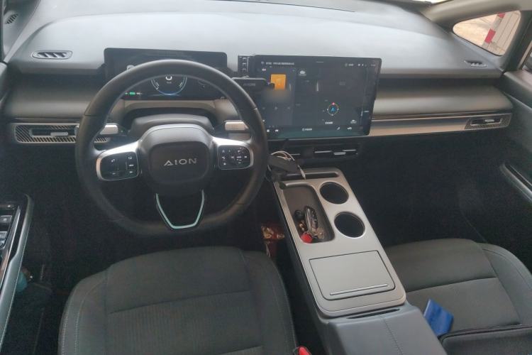 Used AION Y 2022 Plus 70 Enjoy Edition Center Console