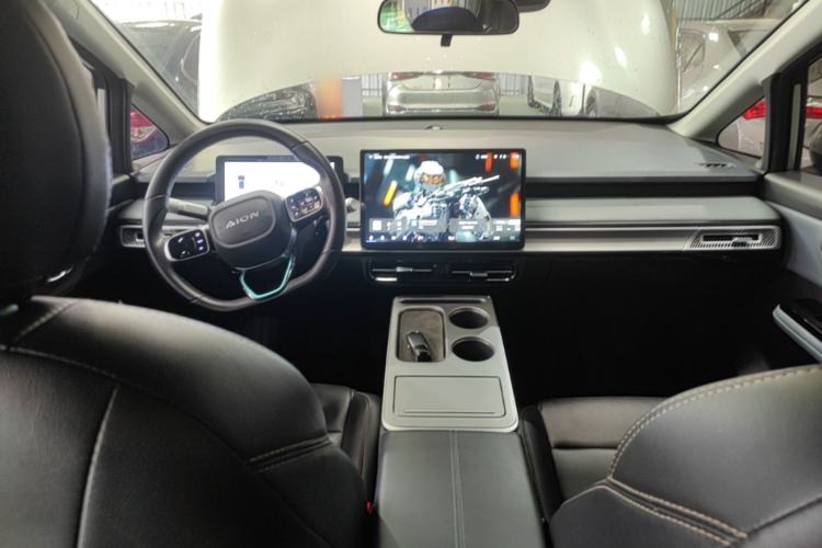 Used AION Y 2022 Plus 70 Enjoy Edition Center Console