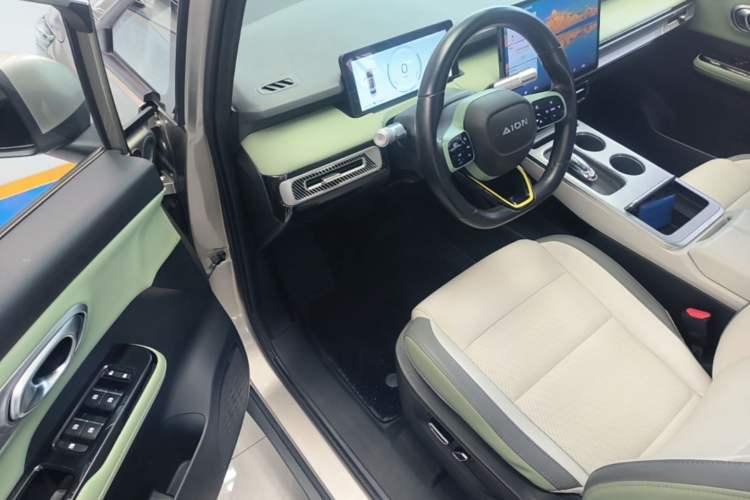 Used AION Y 2022 Plus 70 Smart Edition Driver Seat
