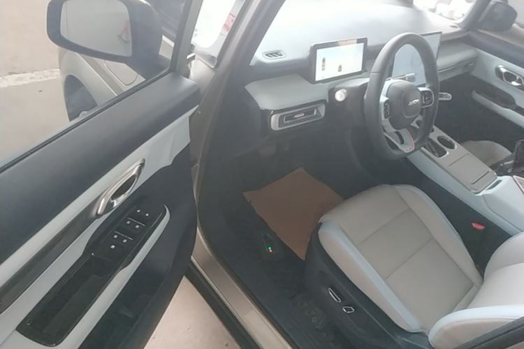 Used AION Y 2022 Plus 70 Smart Edition Driver Seat