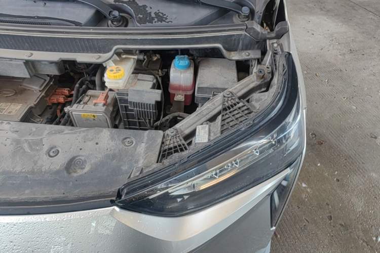 Used AION Y 2022 70 Intelligent Edition Ternary Lithium Engine Bay Left
