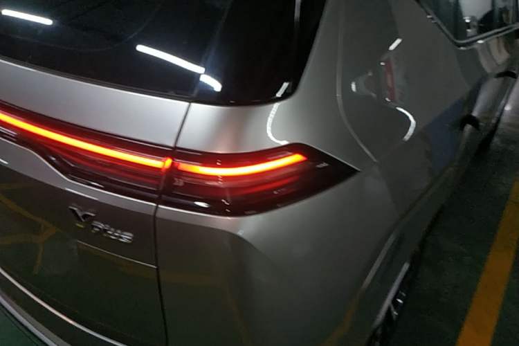 Used AION Y 2022 Plus 70 Smart Edition Exterior 3