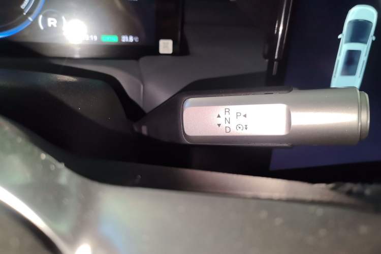 Used AION Y 2022 Plus 70 Enjoy Edition Gear Lever