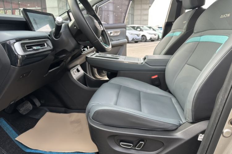 Used AION Y 2022 Plus 70 Smart Edition Interior 1