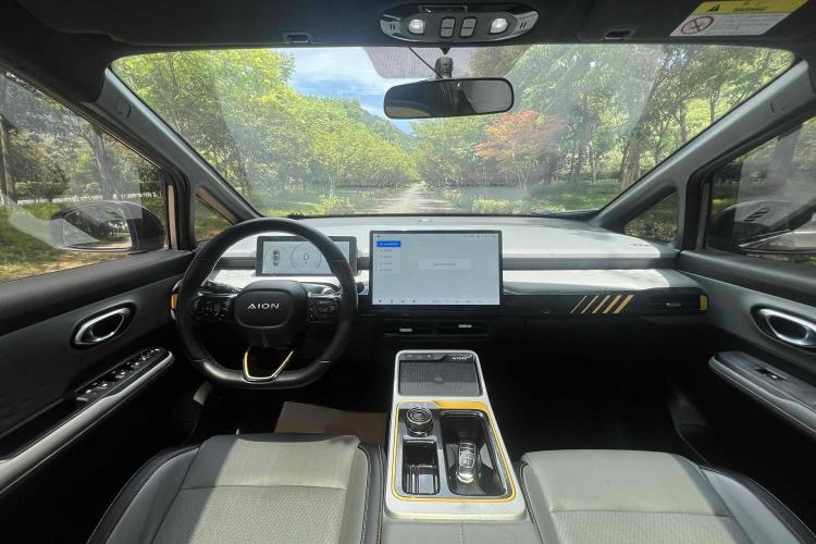 Used AION Y 2022 70 Intelligent Edition Lithium Iron Phosphate Interior 1