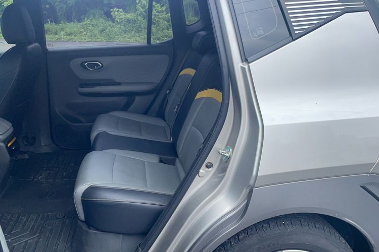 Used AION Y 2022 70 Intelligent Edition Lithium Iron Phosphate Interior 2