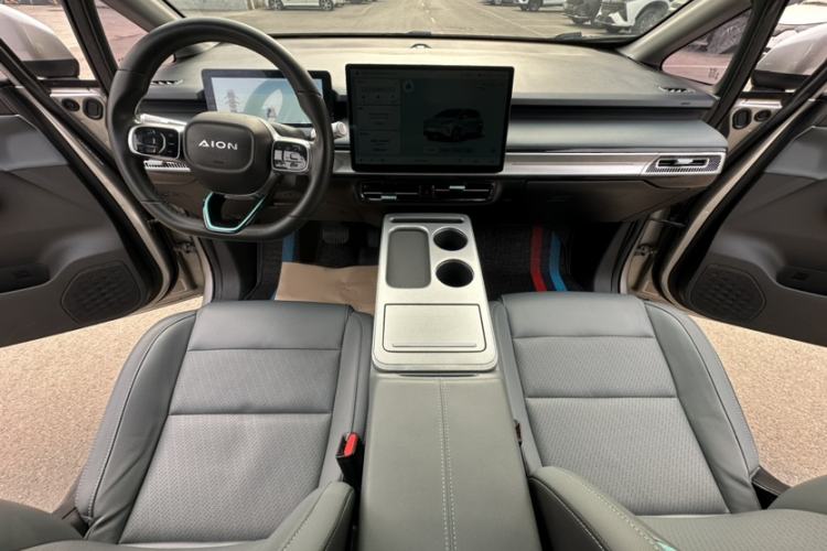 Used AION Y 2022 Plus 70 Smart Edition Interior 3